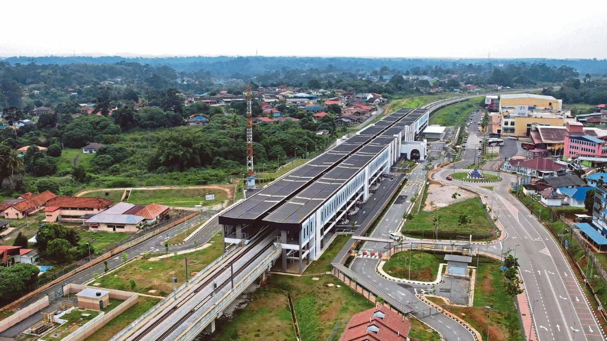 KTMB Adds 7,464 Train Seats, Offers 20% Discount for Johor Election Voters