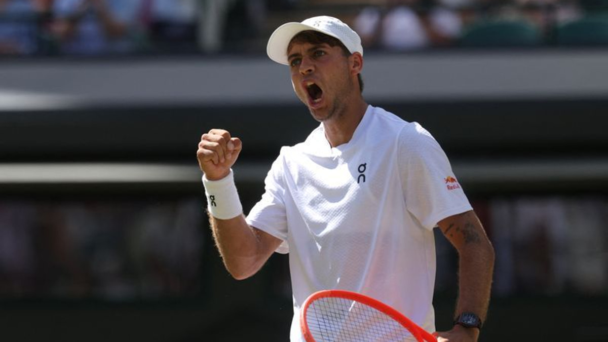 Cobolli Powers Past De Minaur to Reach Wimbledon Quarter-Finals