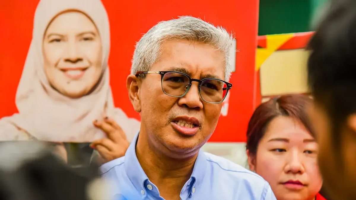 Pakatan Harapan maintains political independence as Barisan Nasional and Perikatan Nasional clash over race rhetoric, says Tengku Zafrul