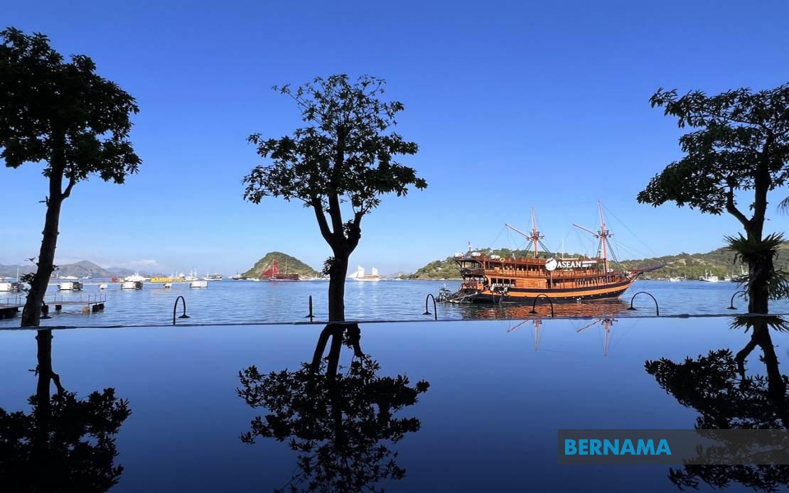 Southeast Asia's Economic Momentum: Indonesia Tackles Waste, Region Embraces Green Energy and Food Innovation