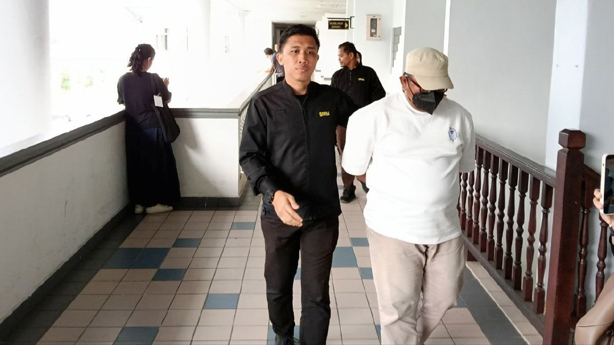 Immigration Officer Faces Seven Bribery Charges Over RM1,950 Payments from Restaurant Operator