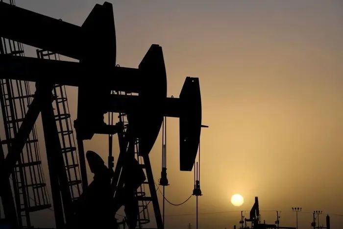 Oil prices surge amid escalating US-Iran tensions and threats to key shipping routes