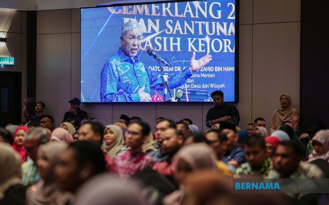 BN's Campaign Momentum Intact, Says Zahid Ahead of Johor Polls
