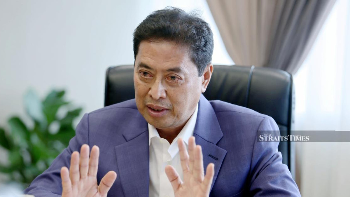 Azam Denies Knowledge of RM178mil Contract Awarded to Brother's Company