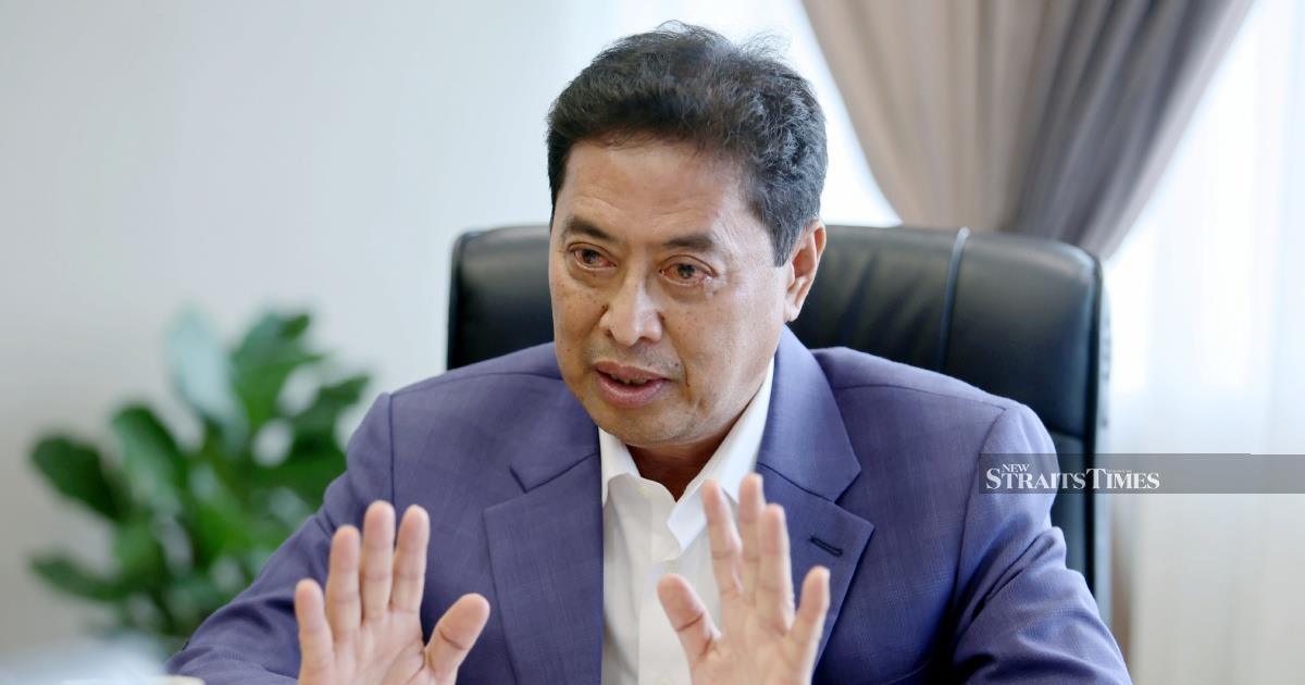 Azam Denies Knowledge of RM178mil Contract Awarded to Brother's Company