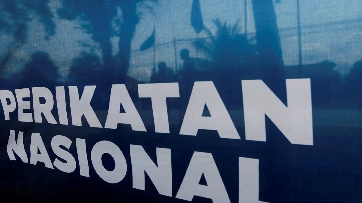 Azmin and Radzi Step Down from Perikatan Nasional Leadership Roles