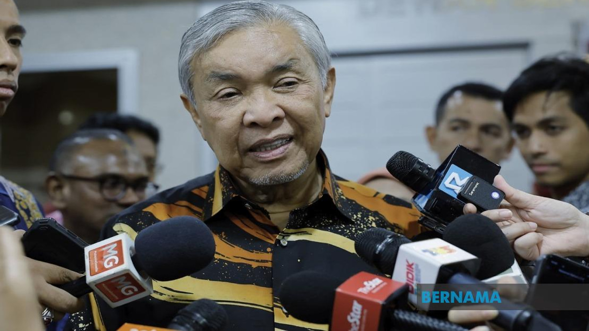 Civil Service Must Stay Professional and Impartial, Says Ahmad Zahid