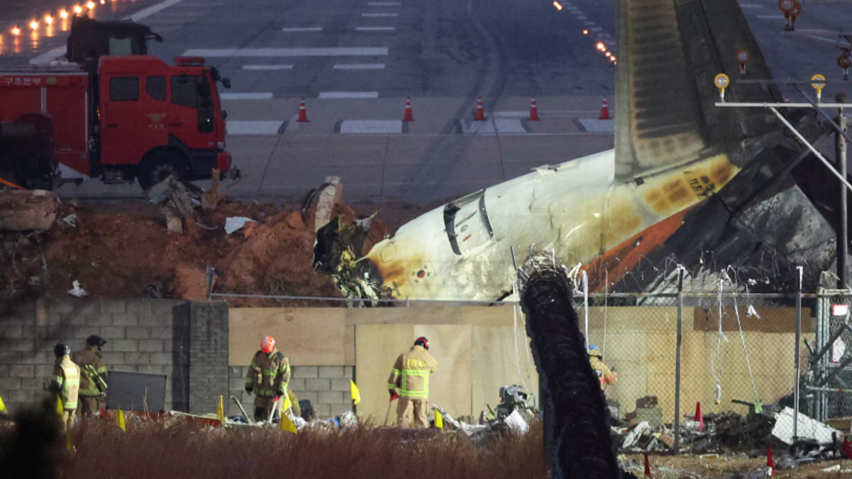 South Korean police raid airports authority and transport ministry over Jeju Air disaster