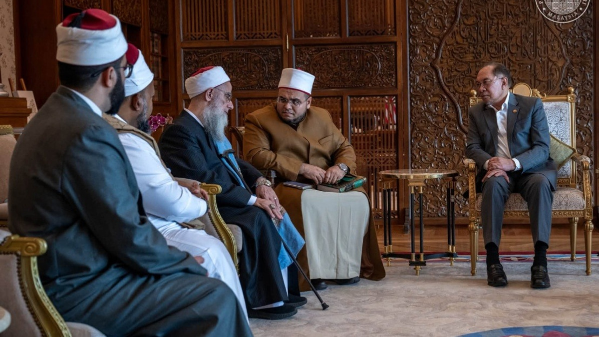 Anwar Receives Egyptian Islamic Scholar Sheikh Dr Mustafa An-Nadwi