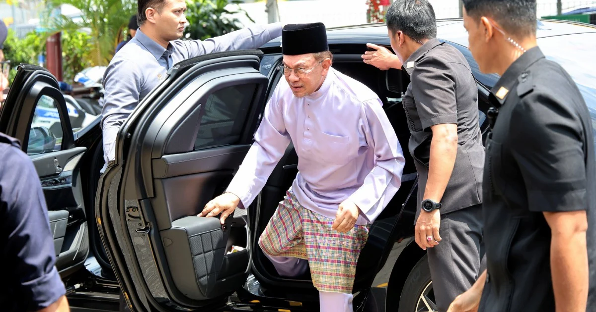 Anwar urges candidates to shun arrogance in Johor election campaign