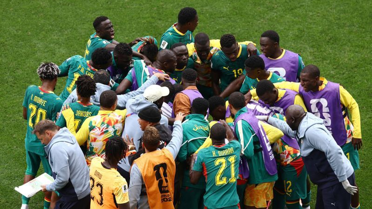 Senegal Football Federation Under Fire Over Team Doctor's Medical Credentials