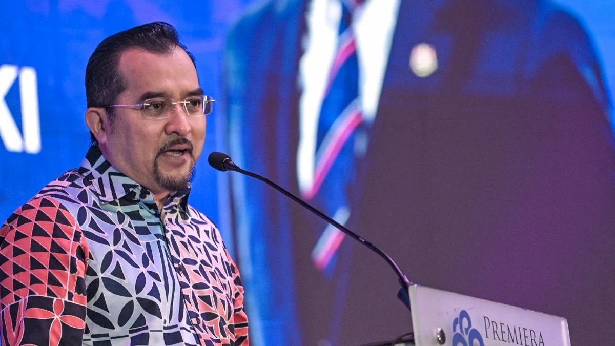 Asyraf defends Pas backing of BN, lashes out at PH hypocrisy claims