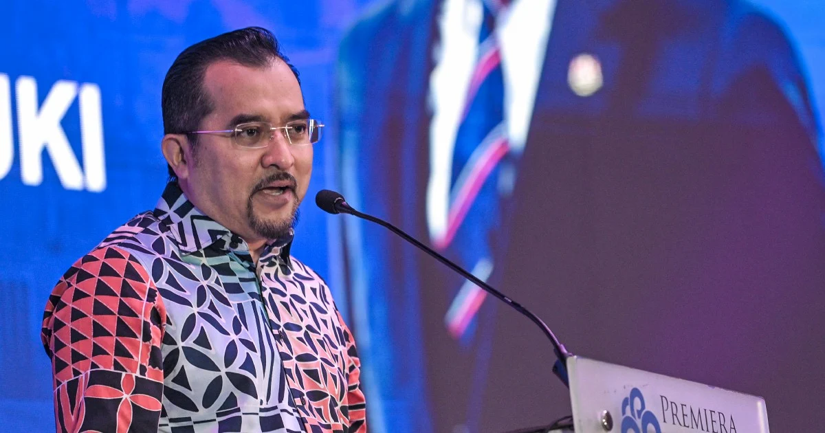 Asyraf defends Pas backing of BN, lashes out at PH hypocrisy claims