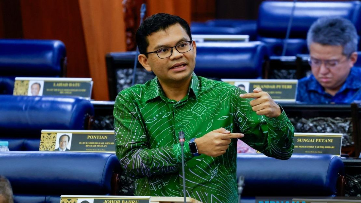 Malaysia's Labour Market Remains Stable as Job Losses Decline, Economy Minister Reports