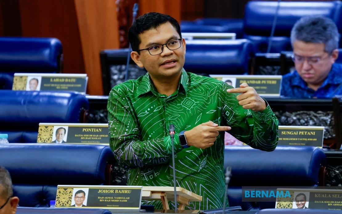 Malaysia's Labour Market Remains Stable as Job Losses Decline, Economy Minister Reports