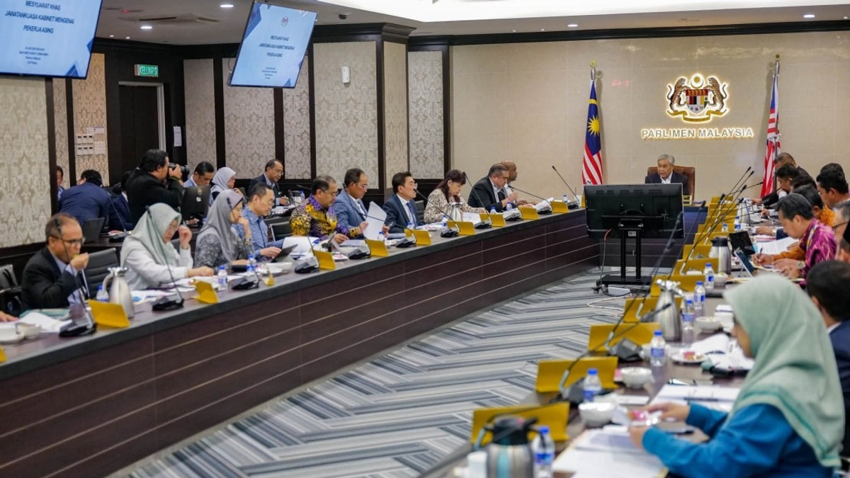 Malaysia to Overhaul Foreign Worker Management System, Says Ahmad Zahid