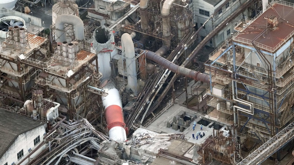 Two Dead, Nine Missing After Smokestack Collapse at Kumamoto Paper Plant