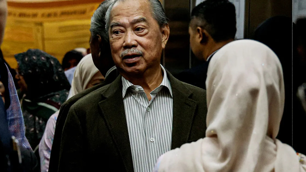 Contractors were pressured to make donations to Bersatu in exchange for Jana Wibawa work, court hears