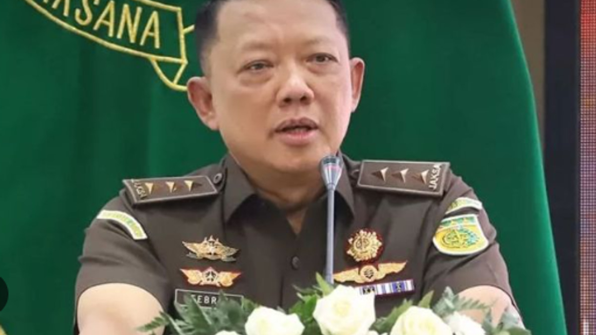 Prabowo's Anti-Corruption Campaign Faces Credibility Test with High-Profile Prosecutor Case