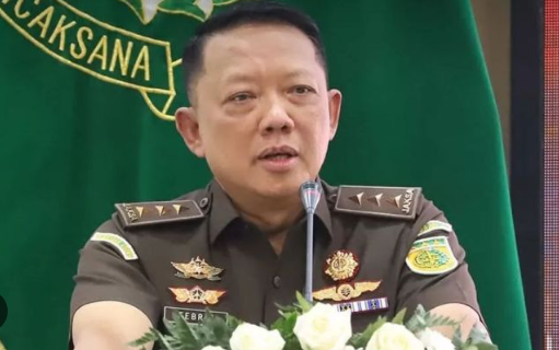 Prabowo's Anti-Corruption Campaign Faces Credibility Test with High-Profile Prosecutor Case