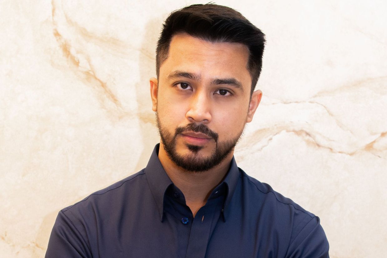Aliff Aziz Returns to Acting with Complex Role as Unfaithful Husband in iQiyi Drama