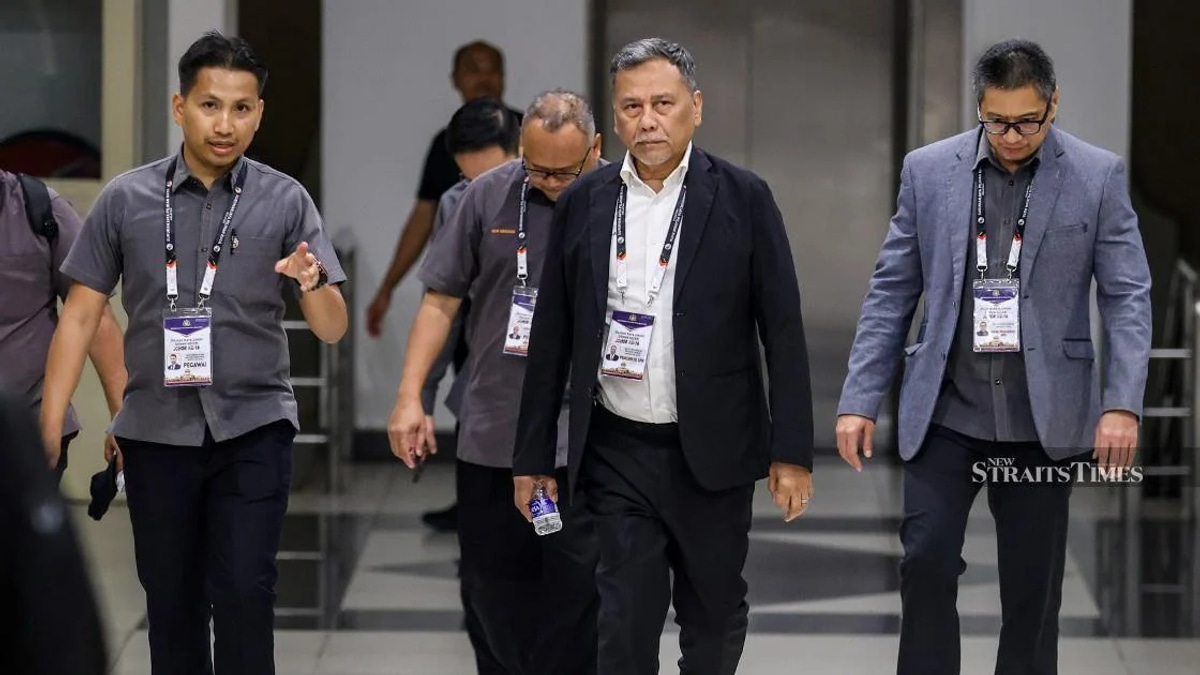 Malaysia's Election Commission to Probe Voters Posting Ballot Photos Online
