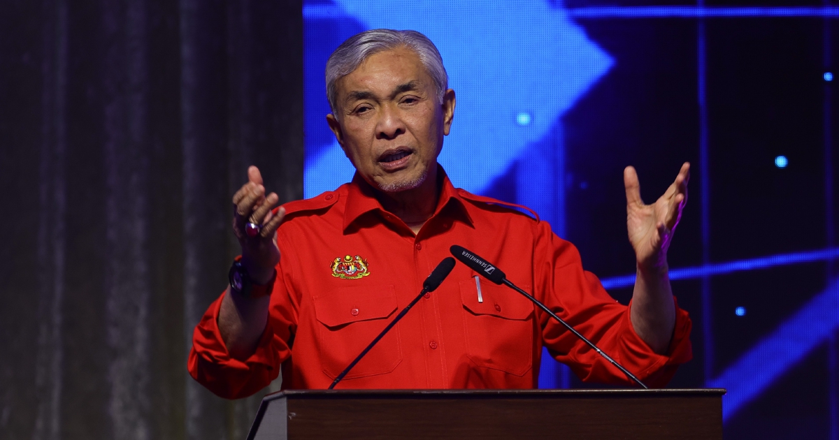 Zahid Says Anwar Has Authority to Remove Underperforming BN Ministers