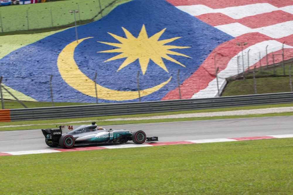 Anwar to Announce Decision on Malaysia's Potential Formula One Return