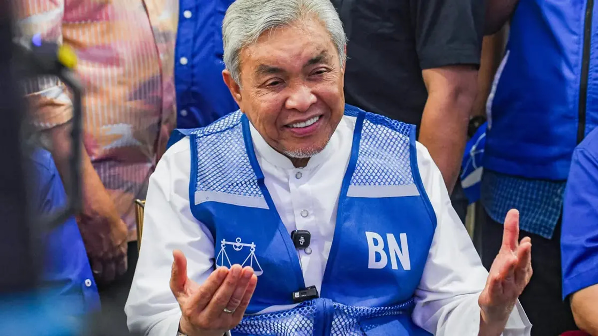 Zahid and Anwar Signal Commitment to Unity Government Despite Electoral Competition
