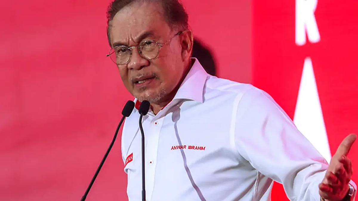 Anwar emphasises importance of maintaining strong ties with Malay rulers