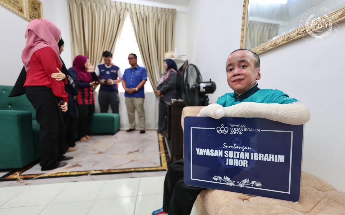 Johor Foundation Supports Teen With Rare Skin Disorder