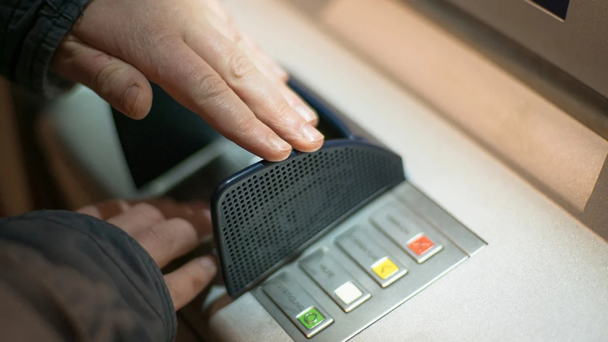 Three Malaysian Men Held in Singapore for Alleged Cross-Border Scam Operation