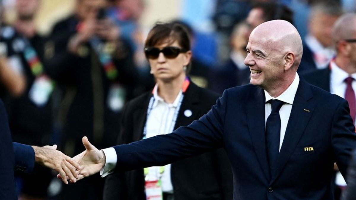 Mexico and Argentina Rally Behind Infantino as FIFA Leadership Row Deepens