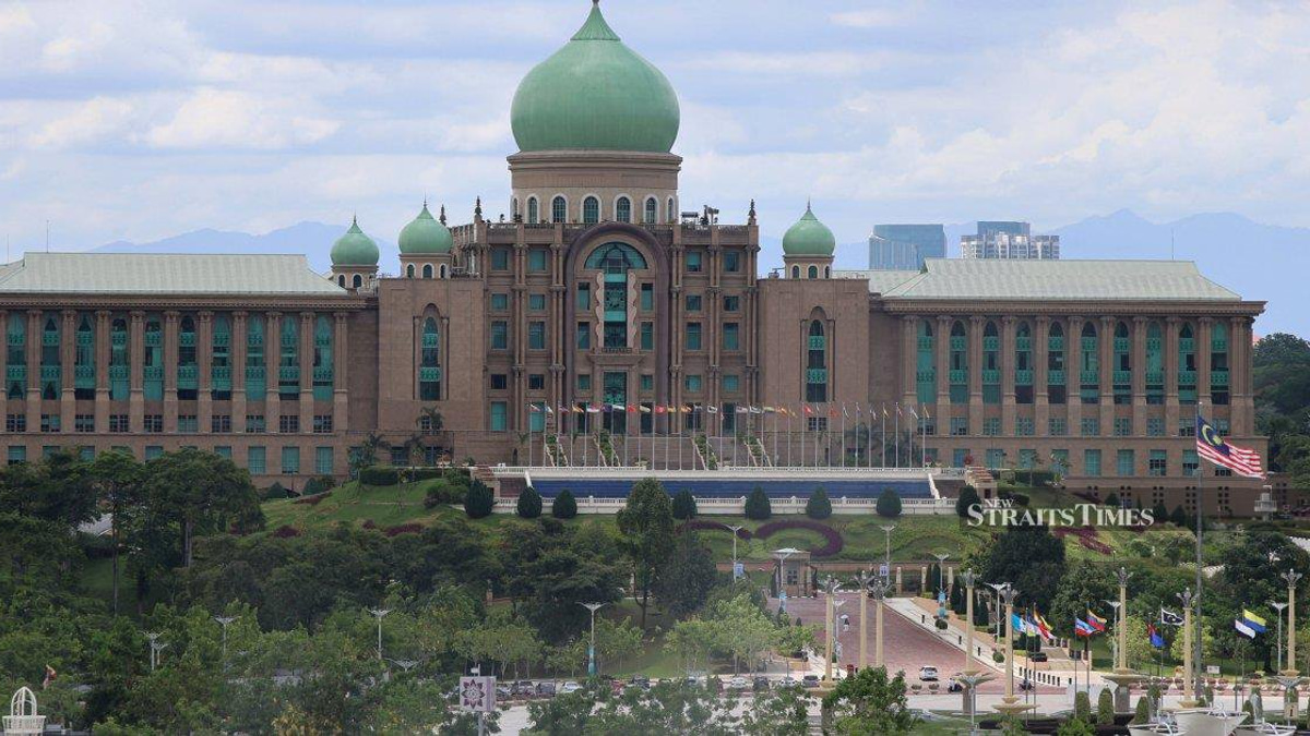 Malaysia Charts Diplomatic Course Through Turbulent Regional Waters