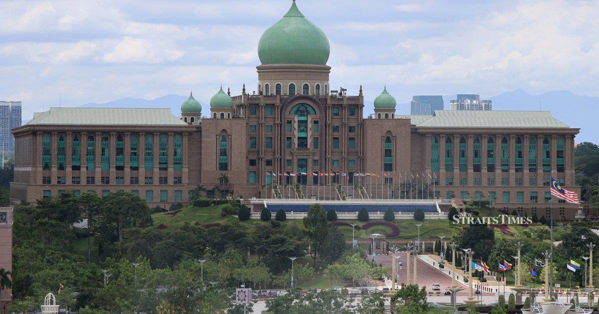 Malaysia Charts Diplomatic Course Through Turbulent Regional Waters
