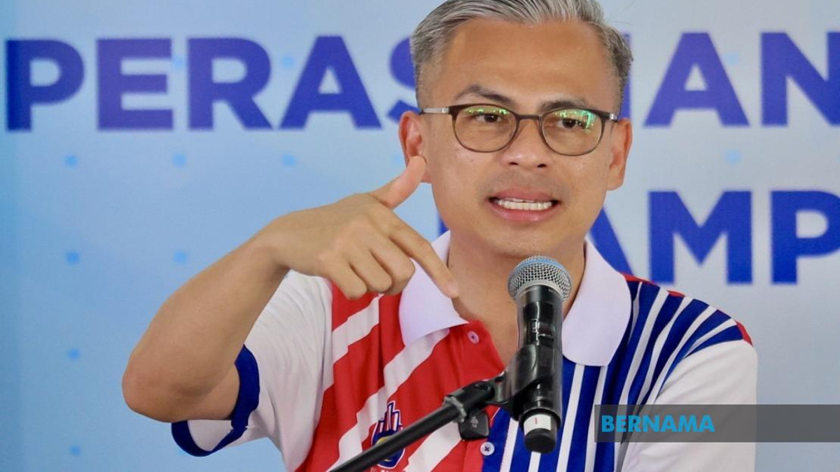 Communications Minister Fahmi Condemns Fake WhatsApp Account of PH's Endau Candidate in Johor Election