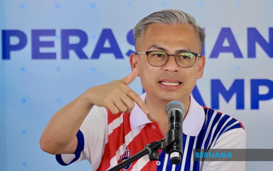 Communications Minister Fahmi Condemns Fake WhatsApp Account of PH's Endau Candidate in Johor Election