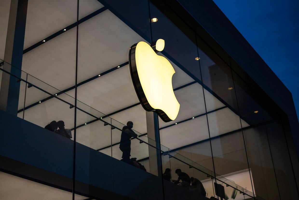 Apple Agrees to Comply with EU Digital Rules After €500 Million Fine