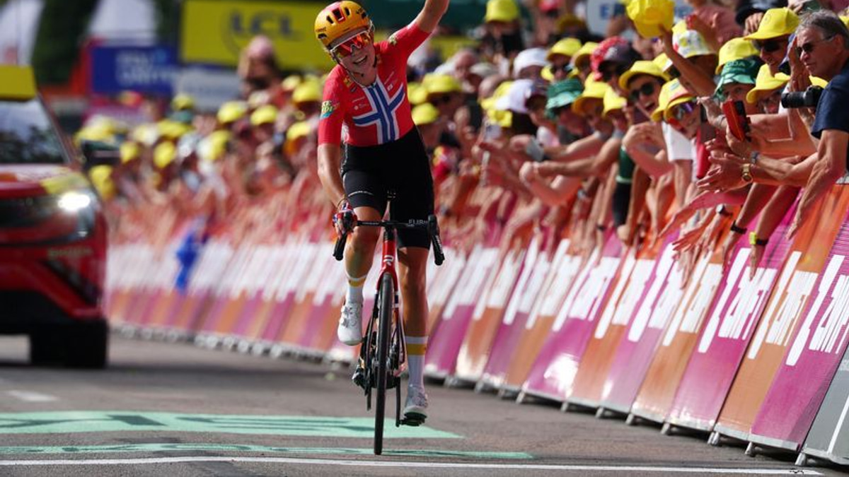 Norwegian Cyclist Haugset Captures Tour de France Femmes Stage, Assumes Yellow Jersey Lead