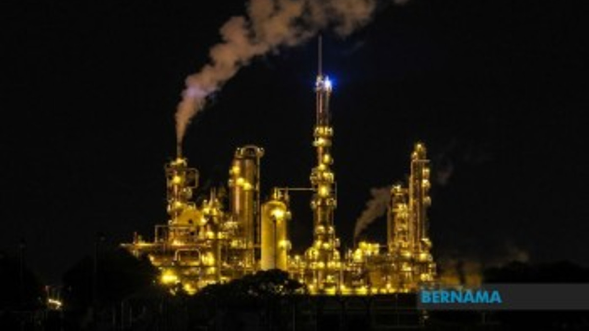 Malaysia Should Adopt Measured Approach to Petroleum Reserves, Says Economist