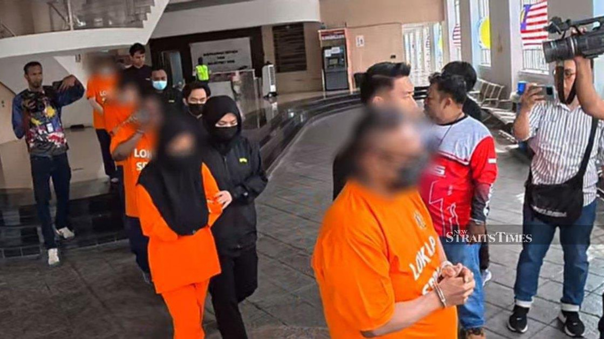 Datuk Chairman and Four Others Remanded Over Government Land Abuse Allegations