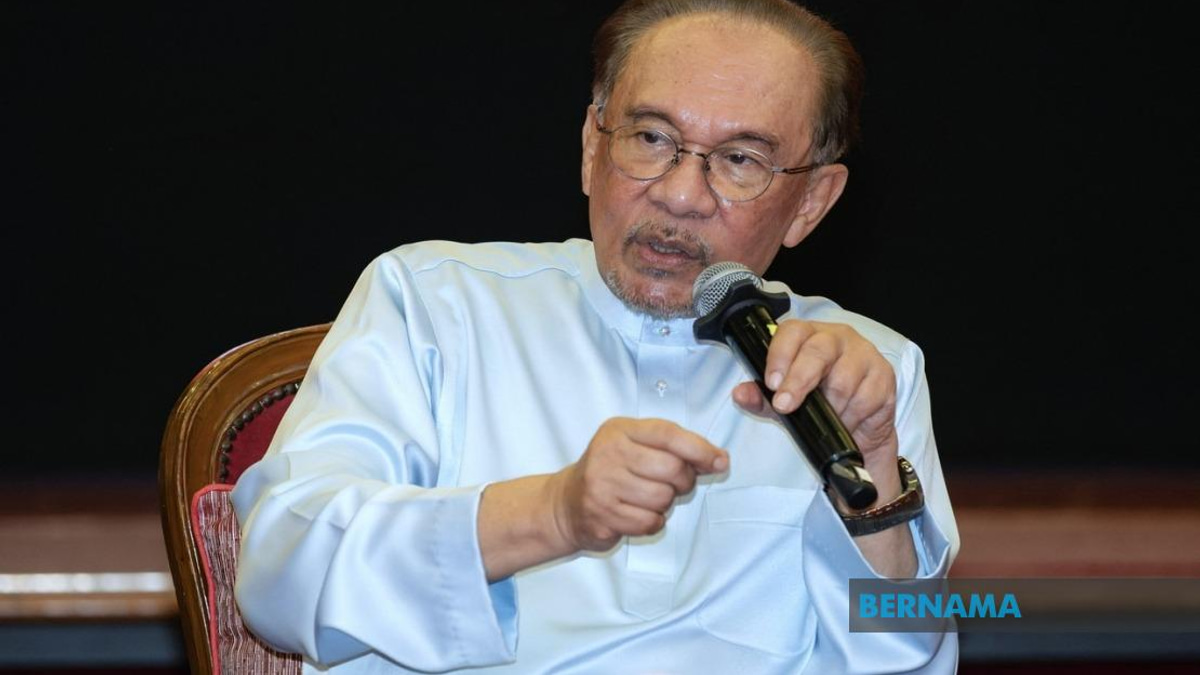 Anwar Seeks Prabowo's Help on RM2.5 Billion Felda Investment Crisis in Indonesia