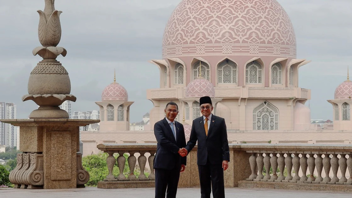 Anwar Welcomes Bangladesh's Tarique Rahman on State Visit to Malaysia