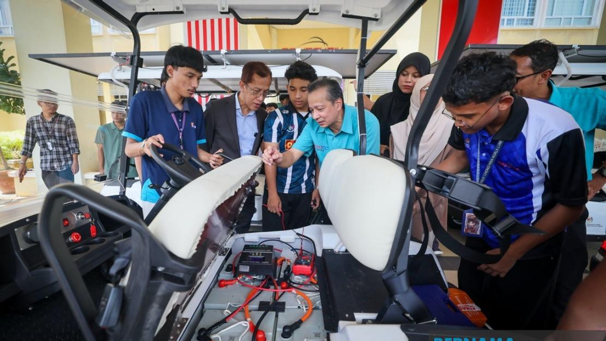Kelantan Polytechnic Pioneers Solar-Powered Buggy Cars in Renewable Energy Drive