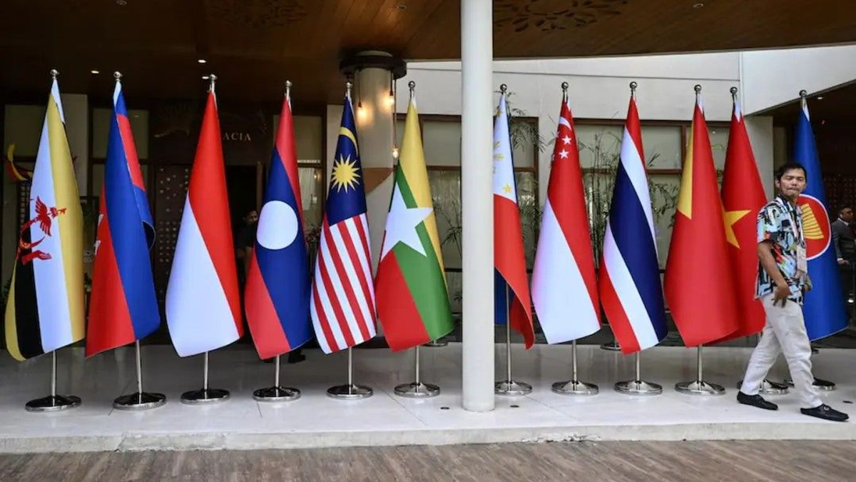 South China Sea tensions threaten to derail ASEAN consensus as ministers gather in Manila