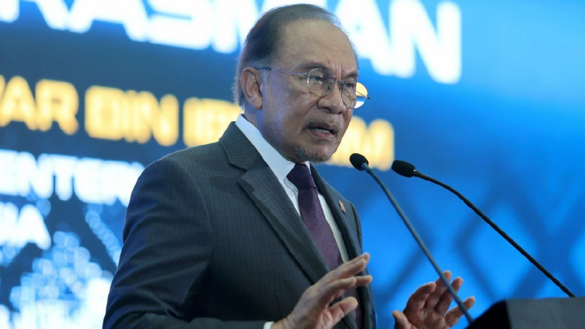 Schools Must Act Transparently on Bullying, PM Anwar Warns