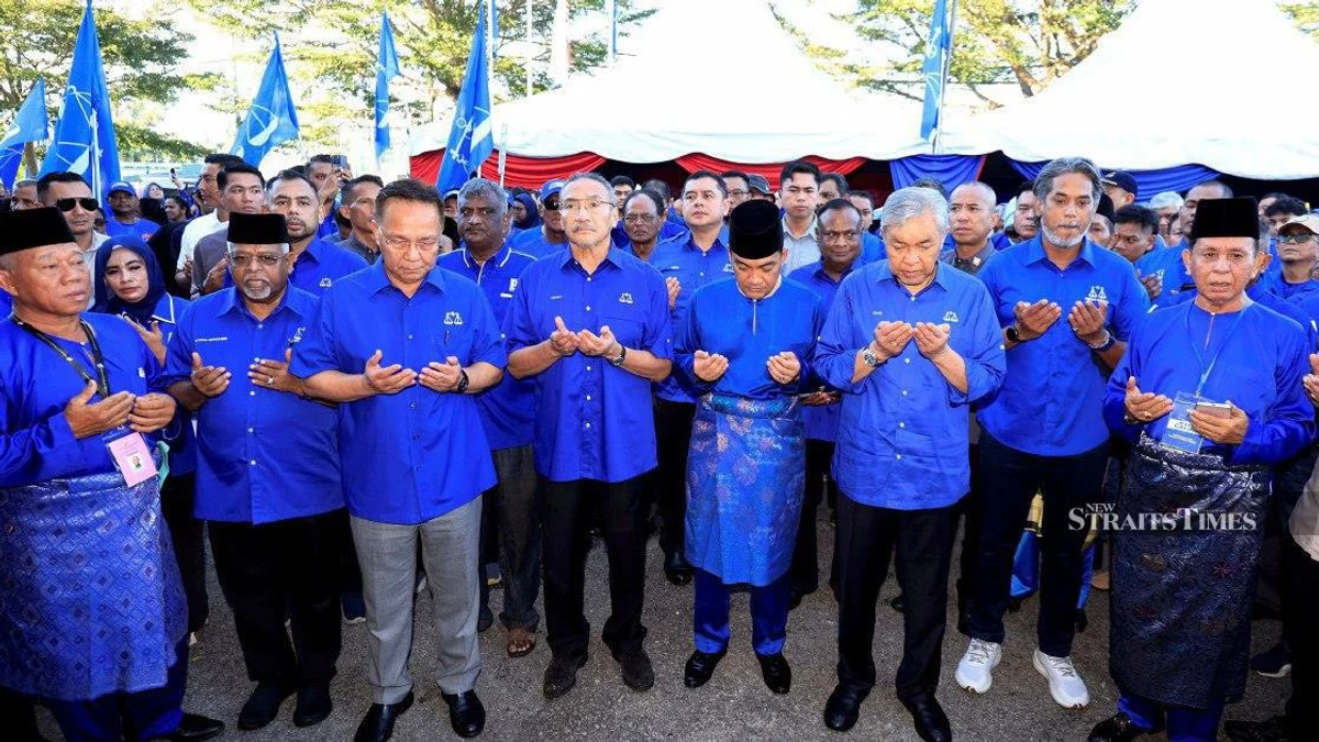 BN's Top Brass Rally Behind Onn Hafiz in Johor Election Push