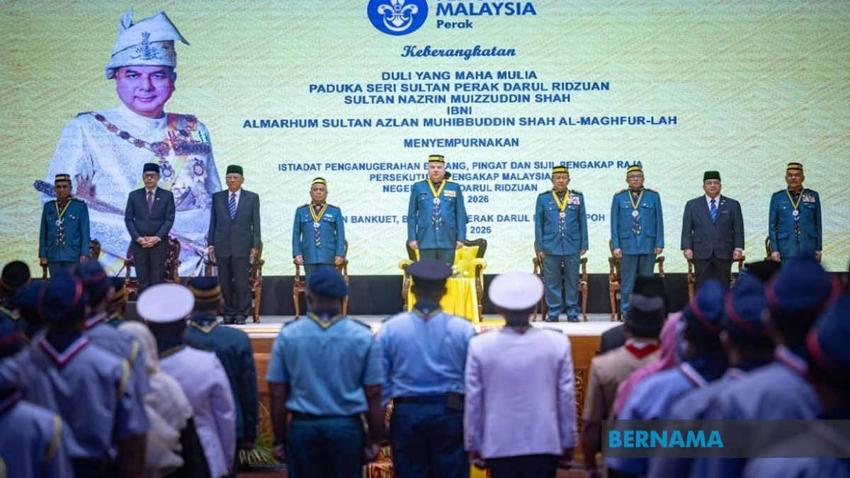 Sultan Nazrin Presents King's Scout Awards to 239 Recipients in Perak