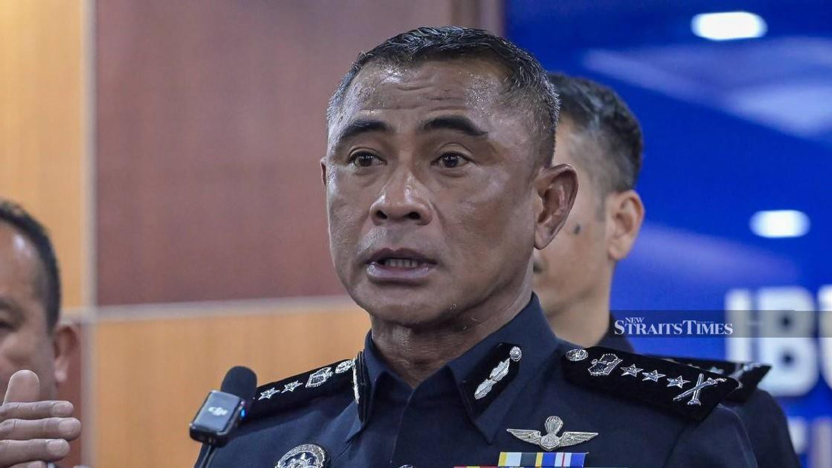Five Chinese nationals arrested in crackdown on organized housebreaking network