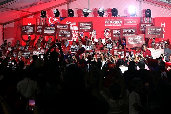 Anwar Reveals All 56 PH Johor Candidates as Millions Watch Live